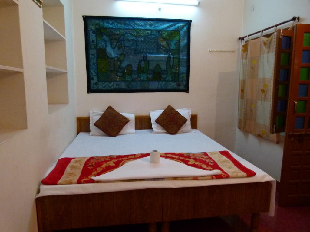 Gajanand Guest House Jaisalmer Bagian luar foto